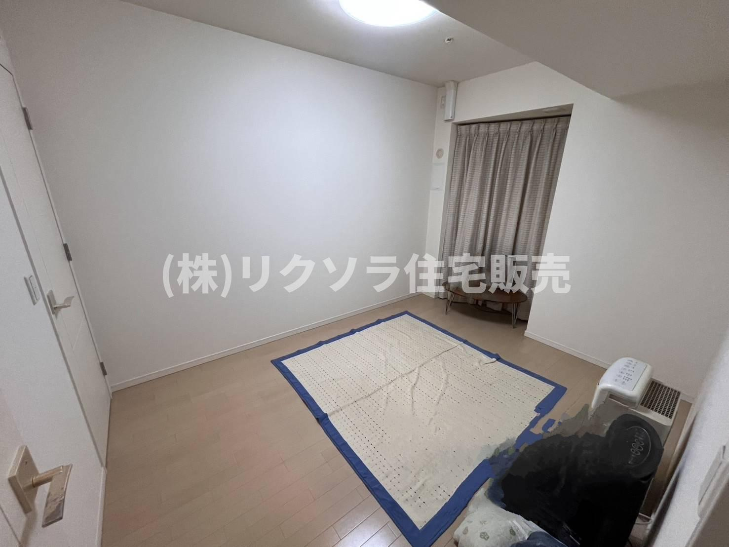 ロイヤルメドゥ香里園タワーの寝室|洋室6.6帖
■物件内覧・資金計画相談・住宅ローン相談、リフォーム相談、お問合せ受付中■
※当日・翌日のご内覧、ご相談はお電話でのお問合せがスムーズです！