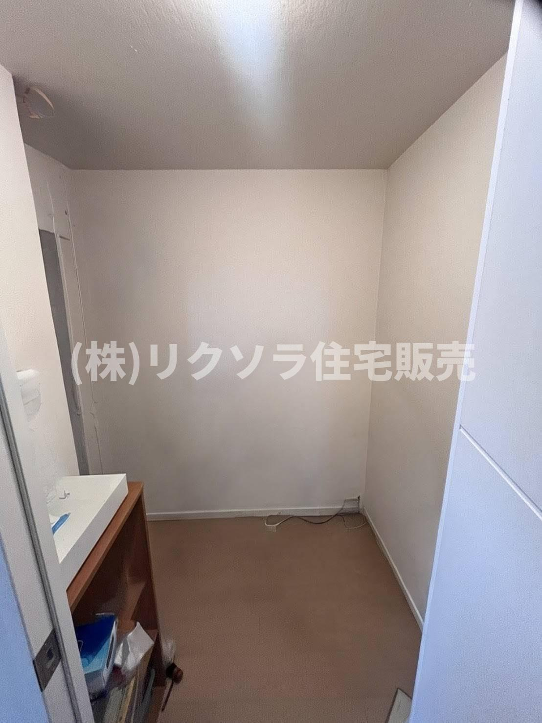 ロイヤルメドゥ香里園タワーの内装|LDKパントリー
■物件内覧・資金計画相談・住宅ローン相談、リフォーム相談、お問合せ受付中■
※当日・翌日のご内覧、ご相談はお電話でのお問合せがスムーズです！