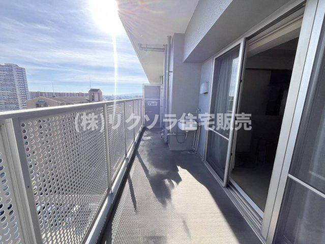 ロイヤルメドゥ香里園タワーのバルコニー|■物件内覧・資金計画相談・住宅ローン相談、リフォーム相談、お問合せ受付中■
※当日・翌日のご内覧、ご相談はお電話でのお問合せがスムーズです！