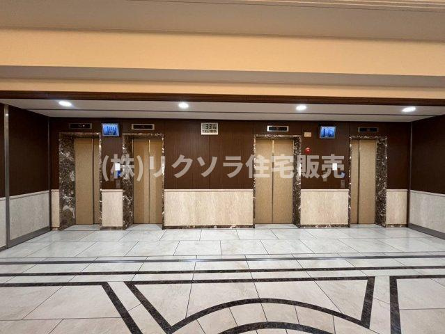 ロイヤルメドゥ香里園タワーのその他共用部分|エレベーターホール
■物件内覧・資金計画相談・住宅ローン相談、リフォーム相談、お問合せ受付中■
※当日・翌日のご内覧、ご相談はお電話でのお問合せがスムーズです！