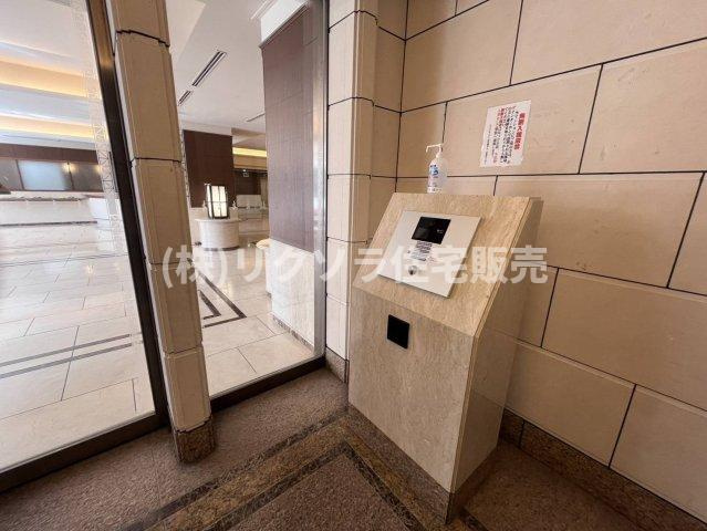 ロイヤルメドゥ香里園タワーの防犯設備|オートロック自動ドア
■物件内覧・資金計画相談・住宅ローン相談、リフォーム相談、お問合せ受付中■
※当日・翌日のご内覧、ご相談はお電話でのお問合せがスムーズです！