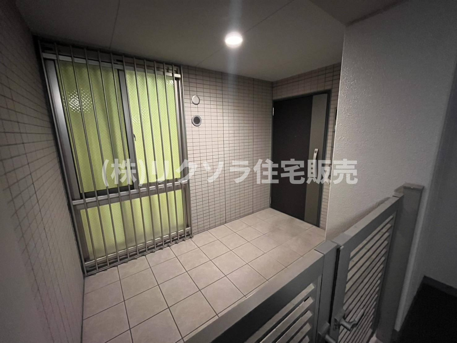 ロイヤルメドゥ香里園タワーの玄関|ポーチ付き玄関
■物件内覧・資金計画相談・住宅ローン相談、リフォーム相談、お問合せ受付中■
※当日・翌日のご内覧、ご相談はお電話でのお問合せがスムーズです！