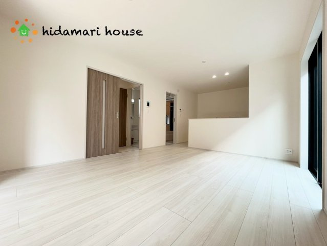 桶川市坂田971　新築戸建　ハートフルタウンAの居間・リビング