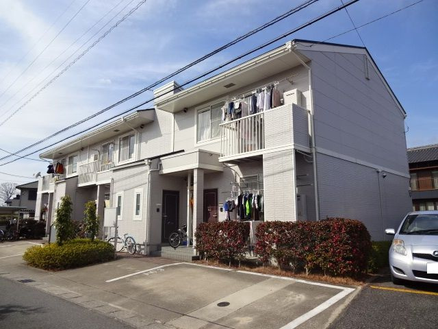ファミール松葉の外観
