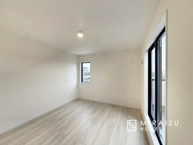 【子供部屋】 | 日当たりの良いお家は嬉しいですよね。それぞれ価値観が分かれる箇所です、実際に内覧して日当たりの心地よさをご体感下さいね♪