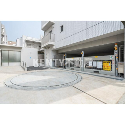 【駐車場】 | ドゥーエ西馬込 | 駐車場があるので、車を買う予定の方も安心です