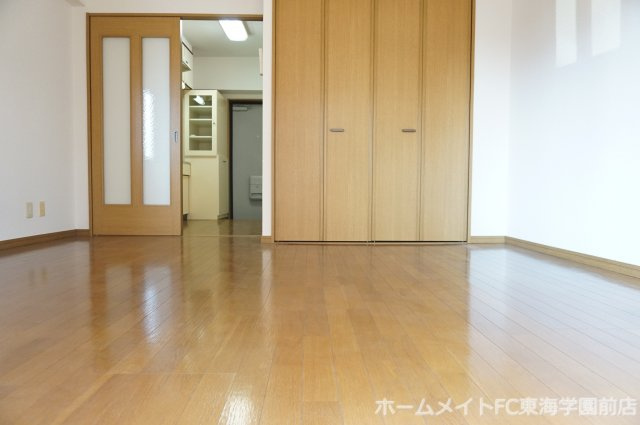 熊本市中央区本山町の賃貸マンションの居間・リビング