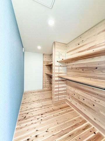 浜名区中瀬の収納|4畳のWIC付き♪