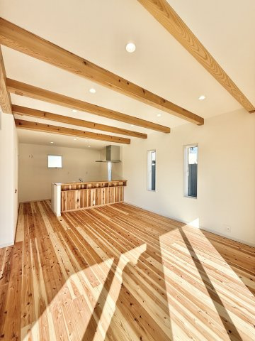 浜名区中瀬の居間・リビング|開放感のあるリビング！オリジナリティ溢れる間取りです！
