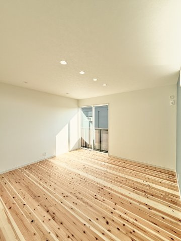 浜名区中瀬の洋室|8畳のメインベットルームはゆとりあるプライベート空間の確保が可能です！
