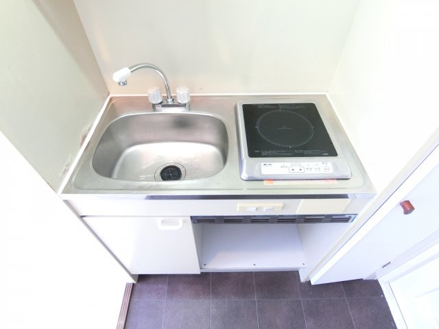 エスティライフ富田林のキッチン|同物件別部屋