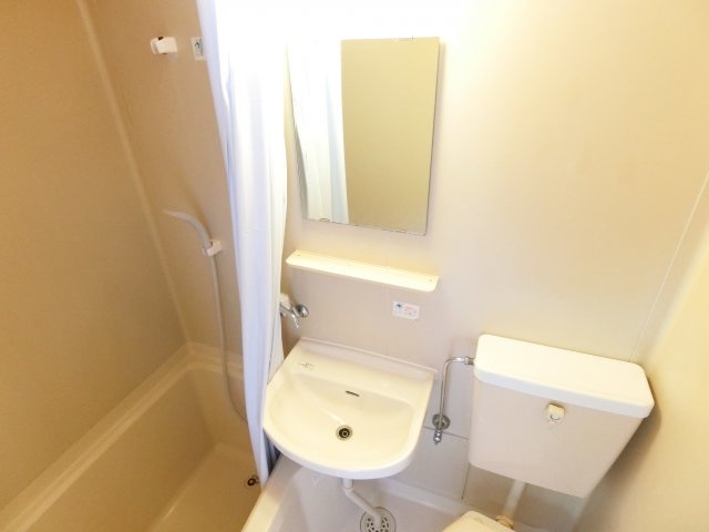 エスティライフ富田林の洗面所|同物件別部屋