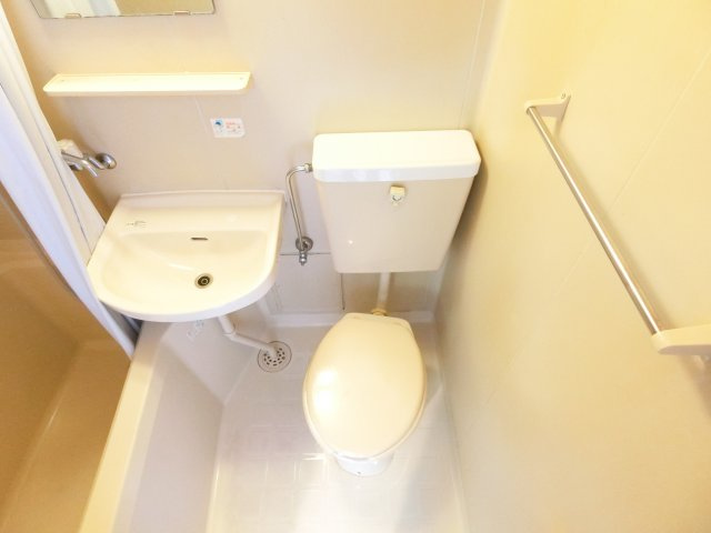 エスティライフ富田林のトイレ|同物件別部屋