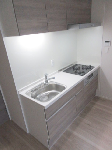 仮　南小岩５丁目メゾンのキッチン|色が異なります。