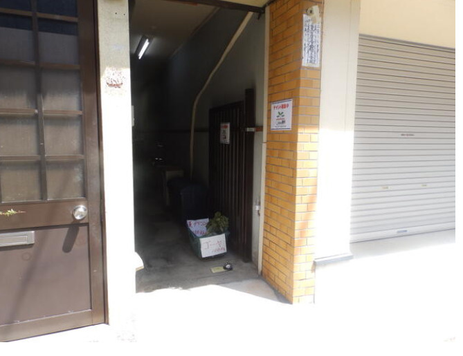 大津市長等３丁目の店舗事務所