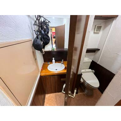 ヨコスカマンションの洗面所