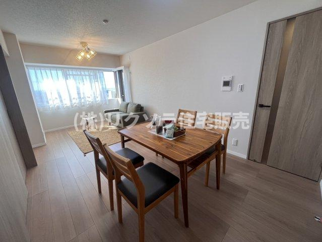 メロディーハイム香里ヶ丘ツインビューベガタワーのダイニング|LDK13.9帖
■物件内覧・資金計画相談・住宅ローン相談、リフォーム相談、お問合せ受付中■
※当日・翌日のご内覧、ご相談はお電話でのお問合せがスムーズです！