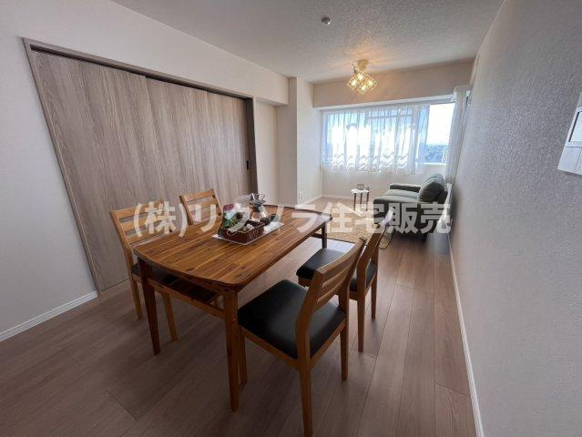 メロディーハイム香里ヶ丘ツインビューベガタワーのダイニング|LDK13.9帖
■物件内覧・資金計画相談・住宅ローン相談、リフォーム相談、お問合せ受付中■
※当日・翌日のご内覧、ご相談はお電話でのお問合せがスムーズです！