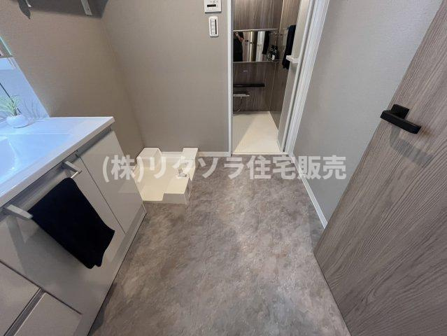 メロディーハイム香里ヶ丘ツインビューベガタワーの脱衣所|■物件内覧・資金計画相談・住宅ローン相談、リフォーム相談、お問合せ受付中■
※当日・翌日のご内覧、ご相談はお電話でのお問合せがスムーズです！