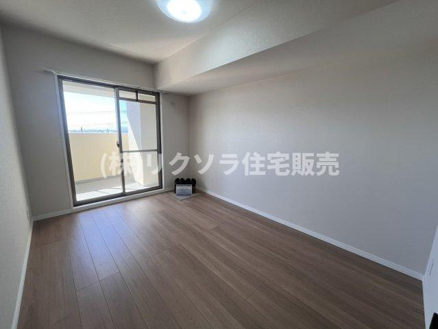 メロディーハイム香里ヶ丘ツインビューベガタワーの子供部屋|洋室4.2帖
■物件内覧・資金計画相談・住宅ローン相談、リフォーム相談、お問合せ受付中■
※当日・翌日のご内覧、ご相談はお電話でのお問合せがスムーズです！