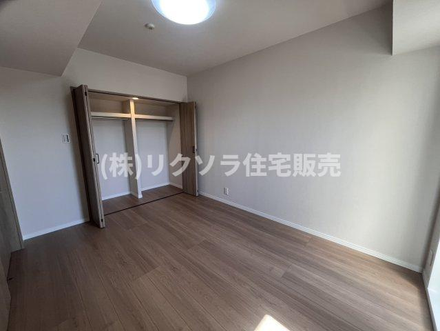 メロディーハイム香里ヶ丘ツインビューベガタワーの寝室|洋室6.2帖
■物件内覧・資金計画相談・住宅ローン相談、リフォーム相談、お問合せ受付中■
※当日・翌日のご内覧、ご相談はお電話でのお問合せがスムーズです！