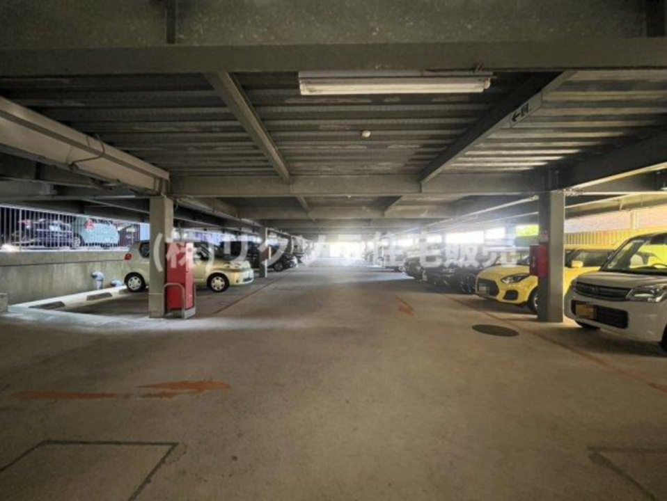 メロディーハイム香里ヶ丘ツインビューベガタワーの駐車場|■物件内覧・資金計画相談・住宅ローン相談、リフォーム相談、お問合せ受付中■
※当日・翌日のご内覧、ご相談はお電話でのお問合せがスムーズです！