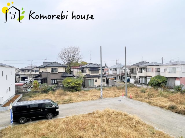 鴻巣松原　2期　新築一戸建て　リーブルガーデン　02の展望|高い建物に囲まれないため、バルコニーからの眺望は開放的。朝日や夕焼けの美しさを日々感じられる、心が落ち着く景色が広がります。