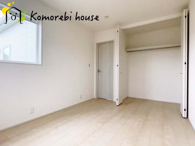 鴻巣松原　2期　新築一戸建て　リーブルガーデン　02の子供部屋|日当たりがよく、机に向かう時間も自然とはかどる子ども部屋。寝る・学ぶ・遊ぶがコンパクトにまとまり、毎日の“小さな成長”を見守る空間です。