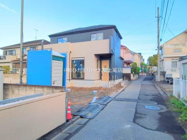 見沼区片柳2期　新築戸建　グラファーレ01の前面道路含む現地写真