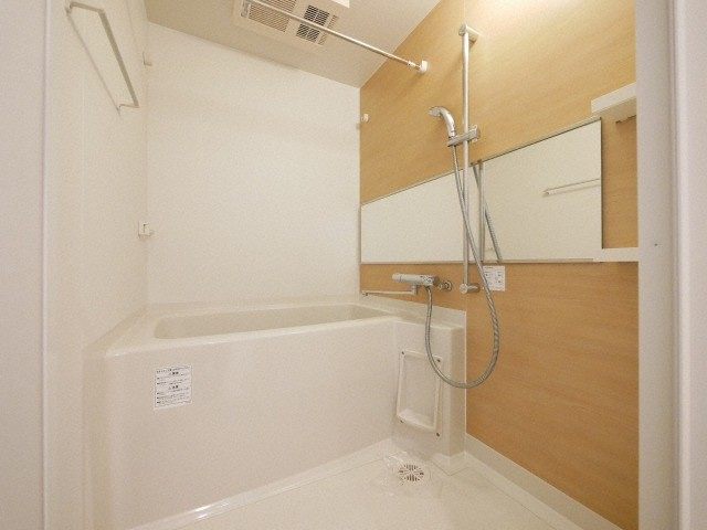 ルーエ天満橋の浴室