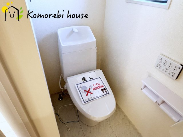 鴻巣松原　2期　新築一戸建て　リーブルガーデン　03のトイレ|2階にもトイレがあることで、朝の混雑が解消し生活動線がスムーズに。新築ならではの間取り設計で、毎日の“プチストレス”が驚くほど減ります。