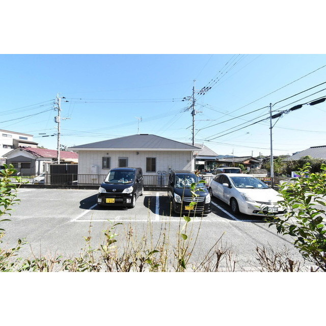 フレグランス上津【キャッシュバック対象物件】の駐車場