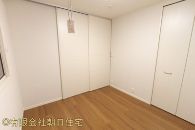 【洋室】 | カーサ ビアンカ | 5.3帖洋室