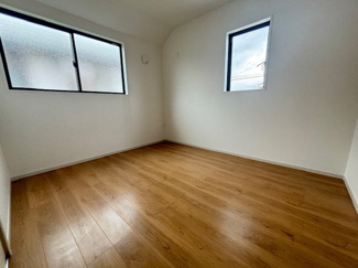 【洋室】 | 廿日市市前空3（前空駅）全2区画　NO2 | 2階　洋室×3　収納付きでお部屋がスッキリ広く使えます。
