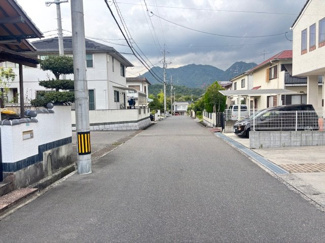 【前面道路含む現地写真】 | 廿日市市前空3（前空駅）全2区画　NO2 | 前面道路6.1ｍ