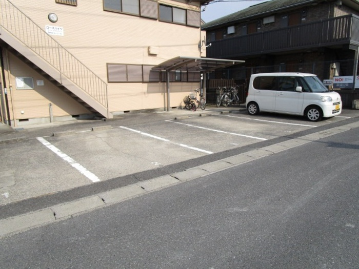 ローズハイツの駐車場