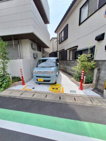 Moz Comfortの駐車場