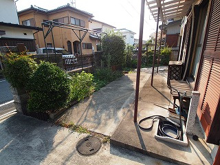 浜尻町　中古住宅の前面道路含む現地写真