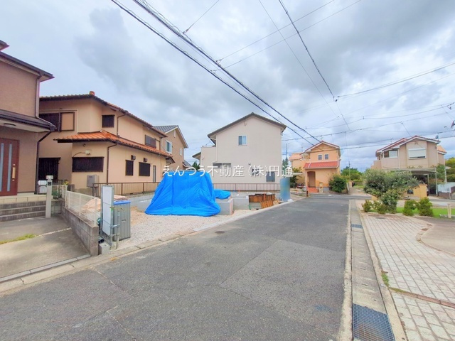 ハートフルタウン北山町2期の前面道路含む現地写真