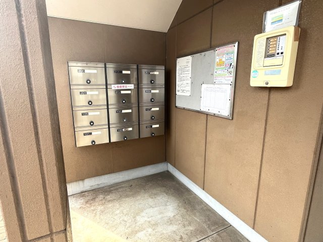 ロイヤルハイツのエントランス