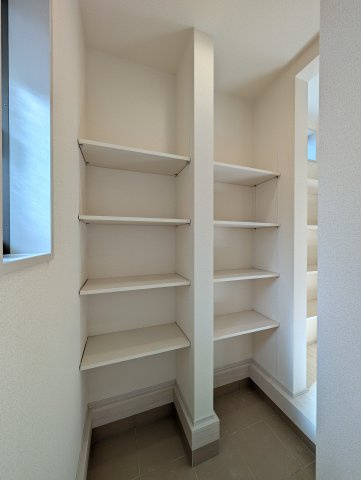 【収納】 | フォーセール前橋市富士見町第3時沢ー⑦ | ウオークスルータイプのシューズインクローク♪