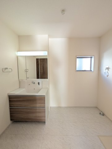 【独立洗面台】 | フォーセール前橋市富士見町第3時沢ー⑦ | 収納スペースも確保できる広さです♪