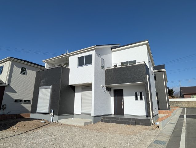 【外観】 | フォーセール前橋市富士見町第3時沢ー③ | 全棟IOT住宅仕様です！全棟防犯カメラ2ヵ所設置！
時沢小学校まで徒歩5分！