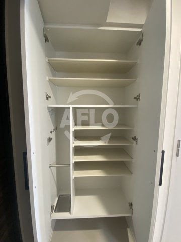 ベイサイドパークOSAKAノースレジデンシス　波除小学校の収納|ベイサイドパークOSAKAノースレジデンス　玄関収納