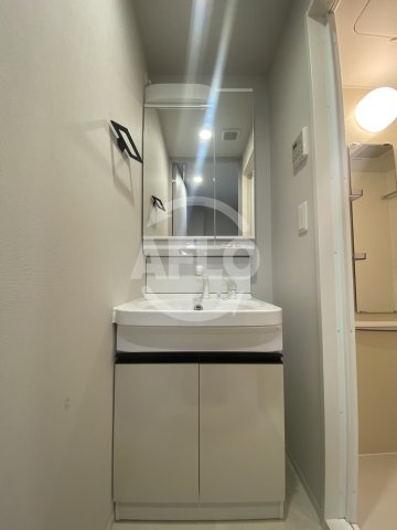 ベイサイドパークOSAKAノースレジデンシス　波除小学校の独立洗面台|ベイサイドパークOSAKAノースレジデンス　独立洗面台