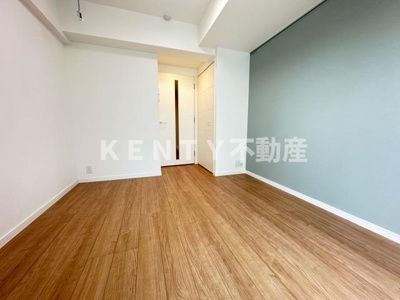 【内装】 | ルフレ プレミアム横浜リーヴァ | 明るい色調の室内です