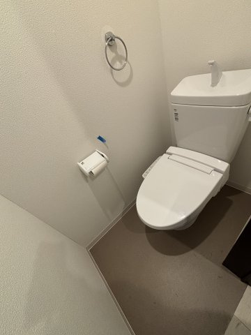 プレジール萱島のトイレ|ゆったりとした空間のトイレです