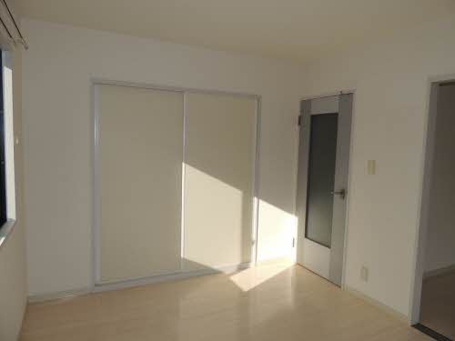 カーサ焼山中央B棟の居間・リビング