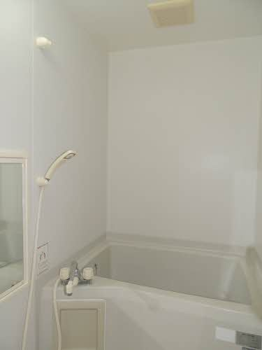 カーサ焼山中央B棟の浴室