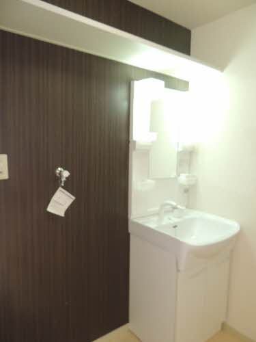 カーサ焼山中央B棟の洗面所